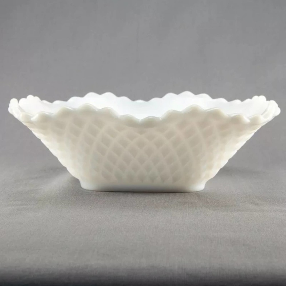 Vintage Westmoreland Milk Glass Ruffled Edge Candy Dish